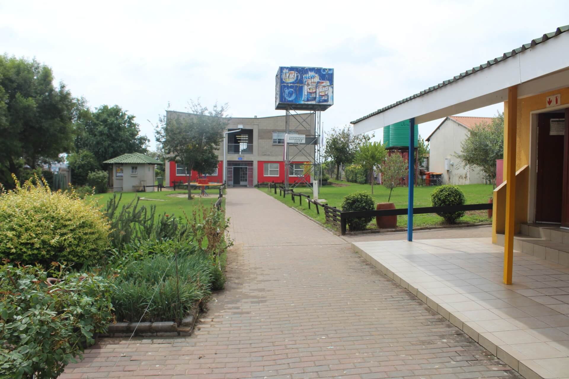 Wings of Life, Diepsloot centre building
